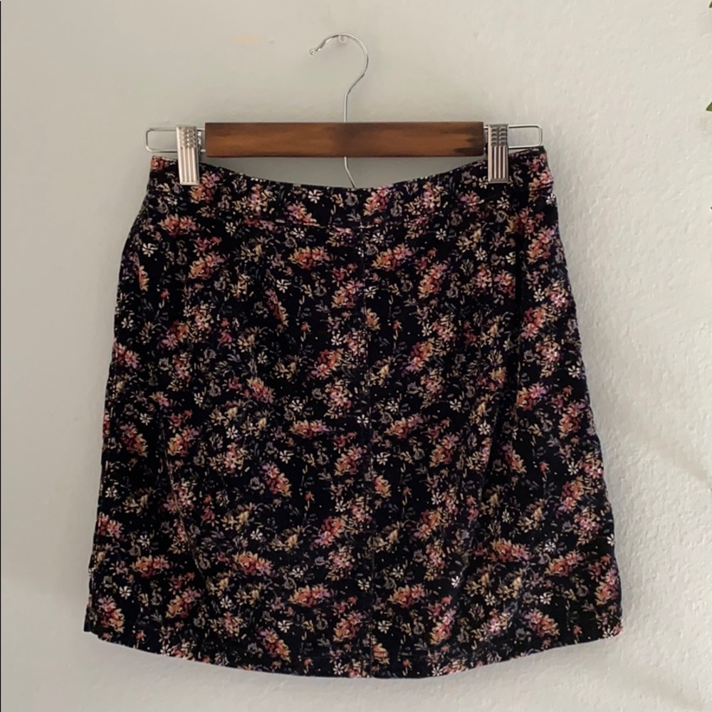 Velveteen flower patterned skirt - Picture 2 of 3